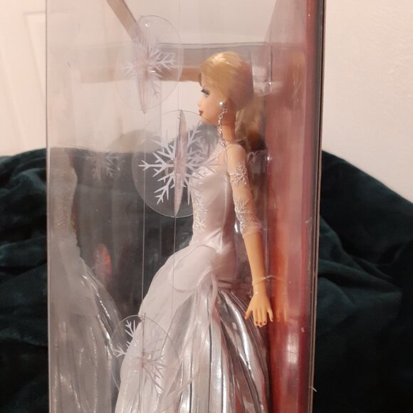2008 HOLIDAY BARBIE BRAND NEW IN BOX - Picture 9 of 14